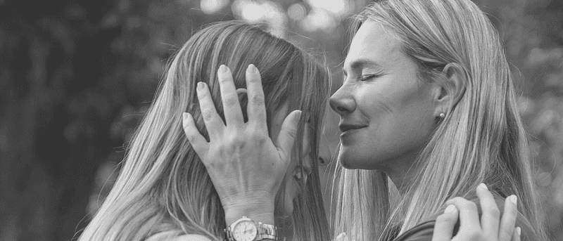 Inmadurez emocional: mujeres con apego emocional hacia sus madres